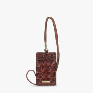 Pecan Melbourne swatch