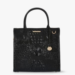 Black Melbourne swatch