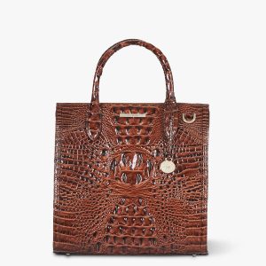 Pecan Melbourne swatch