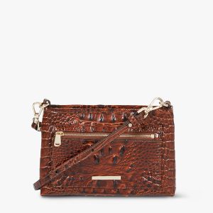 Pecan Melbourne swatch