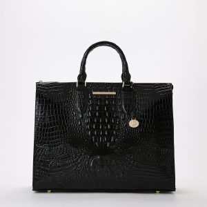 Black Melbourne swatch