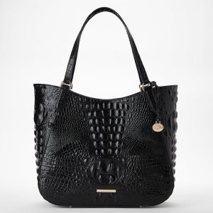 Black Melbourne swatch