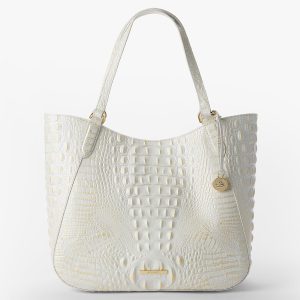Chantilly Melbourne swatch